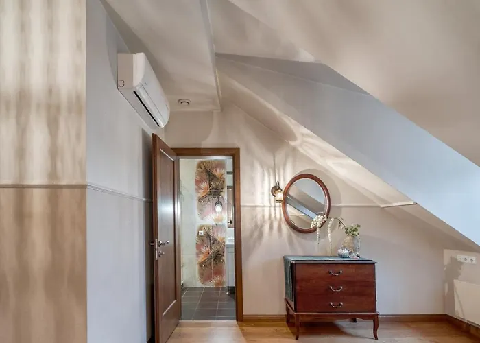 Old Town Traku Street Apartment